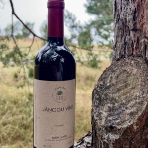 Tumši sarkanais jāņogu